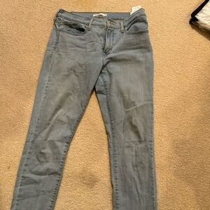 Levi’s shaping skinny jeans 31 waist, 30 length